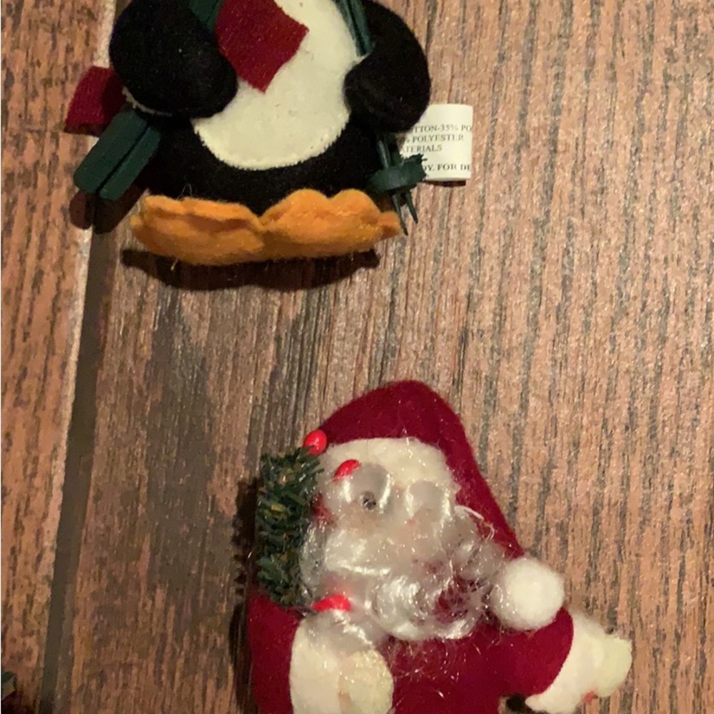 Set of 6 Felt Ornaments with Magnets on Back NEW Never Used - Picture 4 of 5